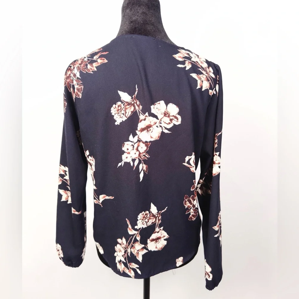 Veronica M Blouse Size XS - Picture 3 of 4